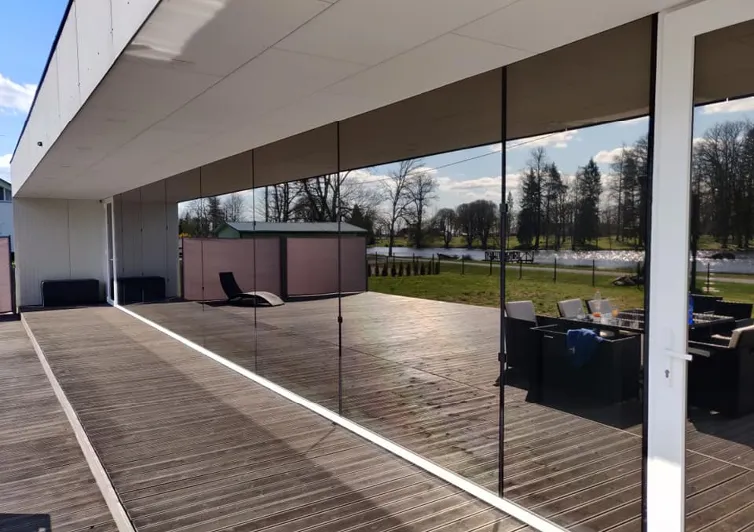 Sun-blocking window film – save energy at home